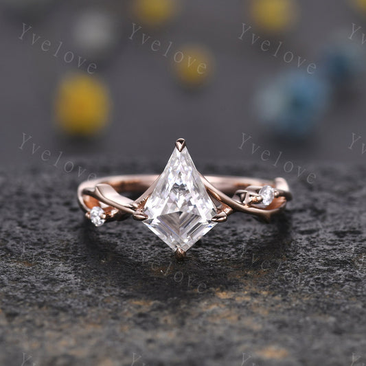 Vintage Kite Shaped Moissanite Engagement Ring,Twisted Ring,Leaf Vines Moissanite Bridal Set,Branch Ring,Women Dainty Twig Diamond Ring Gift